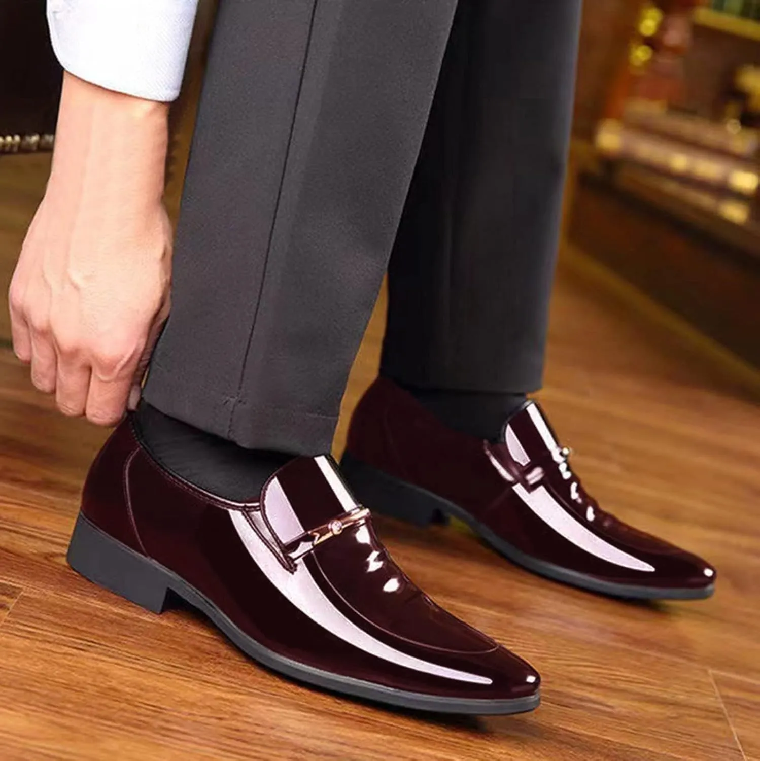 BORAMAX Mens Leather Oxford Shoes Male Pointed Toe Suit Shoes Flats Men Business Shoes wingtip Dress Shoes PU Leather Shoes